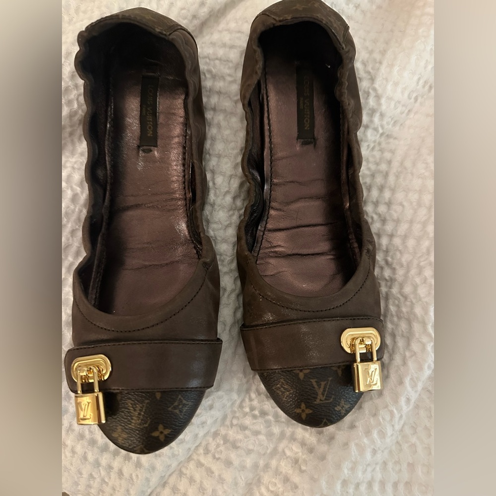 Louis Vuitton flats